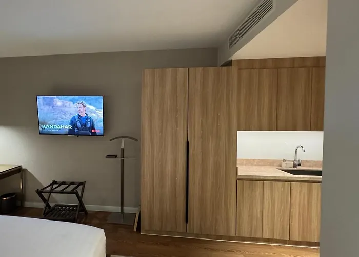 Eleve At Acqua Residences, Makati Near Bgc