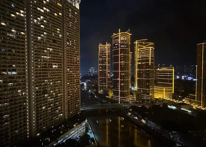 酒店 Eleve At Acqua Residences, Makati Near Bgc 4*