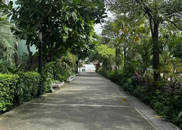Eleve At Acqua Residences, Makati Near Bgc 酒店 4*