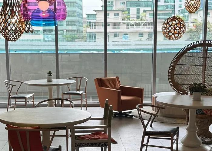 Eleve At Acqua Residences, Makati Near Bgc 马尼拉